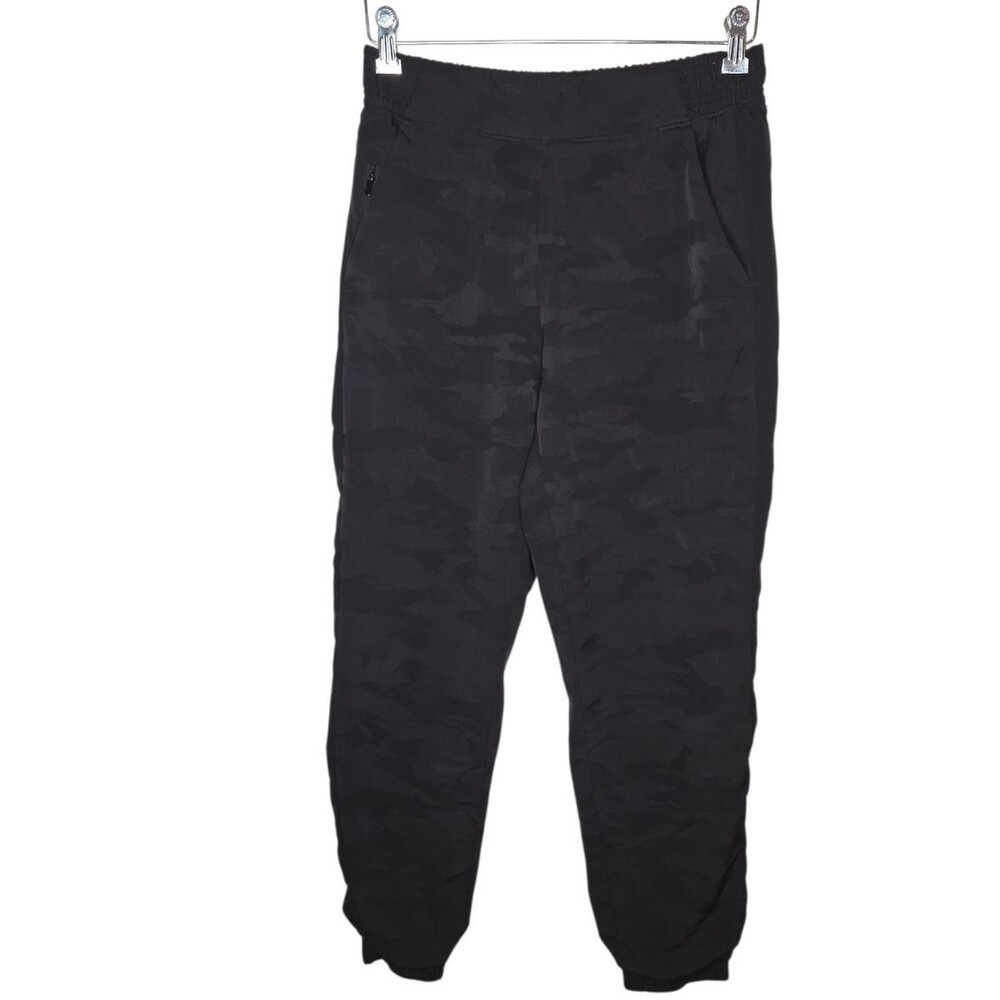 Athleta Brooklyn Textured Lined Joggers, Black Camo, Size 4